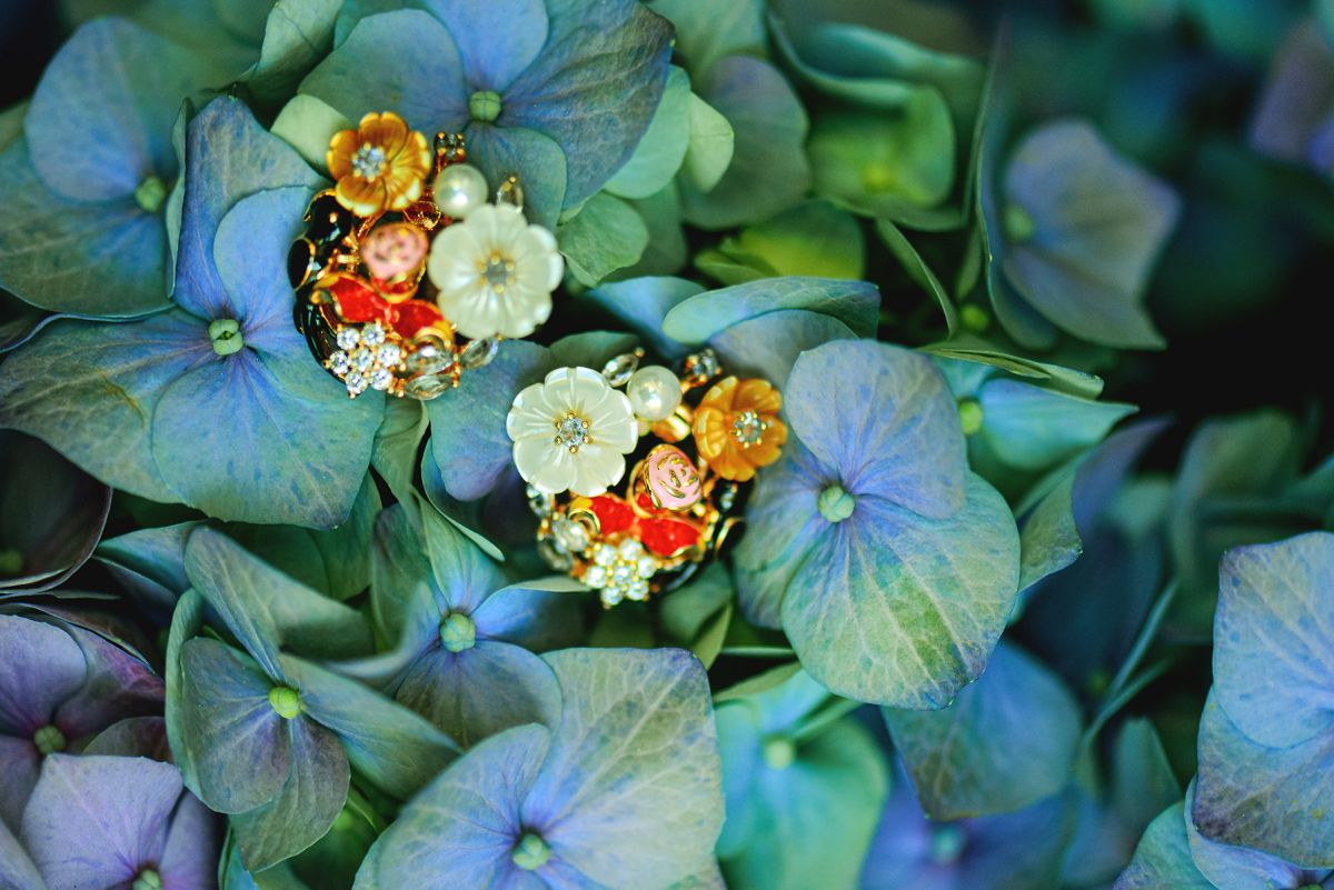 10 bijuterii florale perfecte pentru sezonul cald